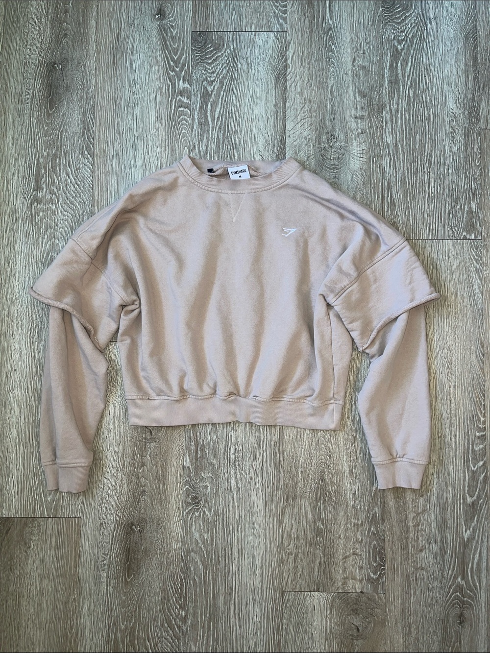 Gymshark Women's Cropped Crew Sweatshirt - Beige Blush size medium
Gym lifting